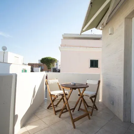 Il Mare Di Fronte “casa Smeraldo” Lägenhet