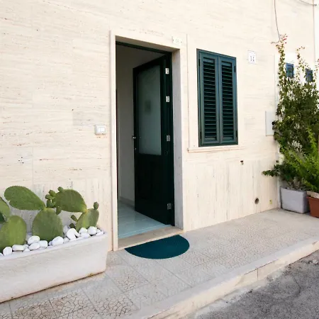 Il Mare Di Fronte “casa Smeraldo” Lägenhet *